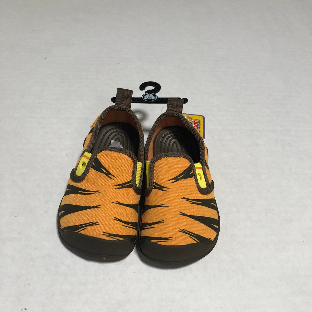 NWT Crocs Disney Tigger and Pooh